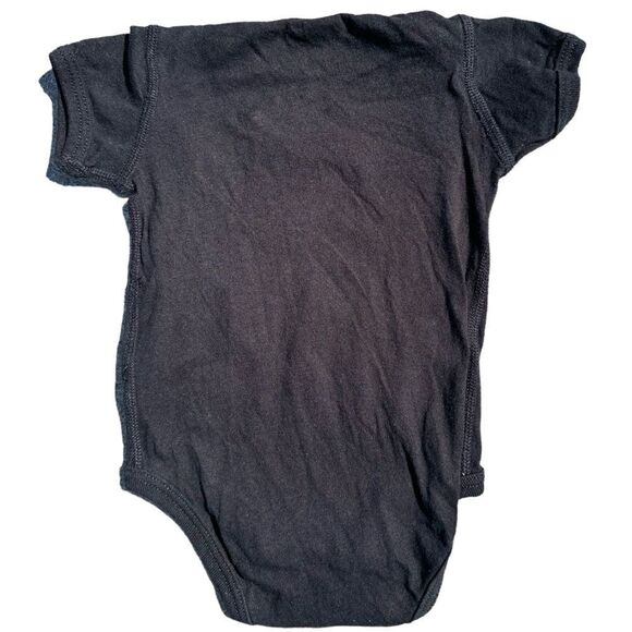Cartel Ink Baby Hug Life Graphic Onesie  6 Months - Picture 2 of 4